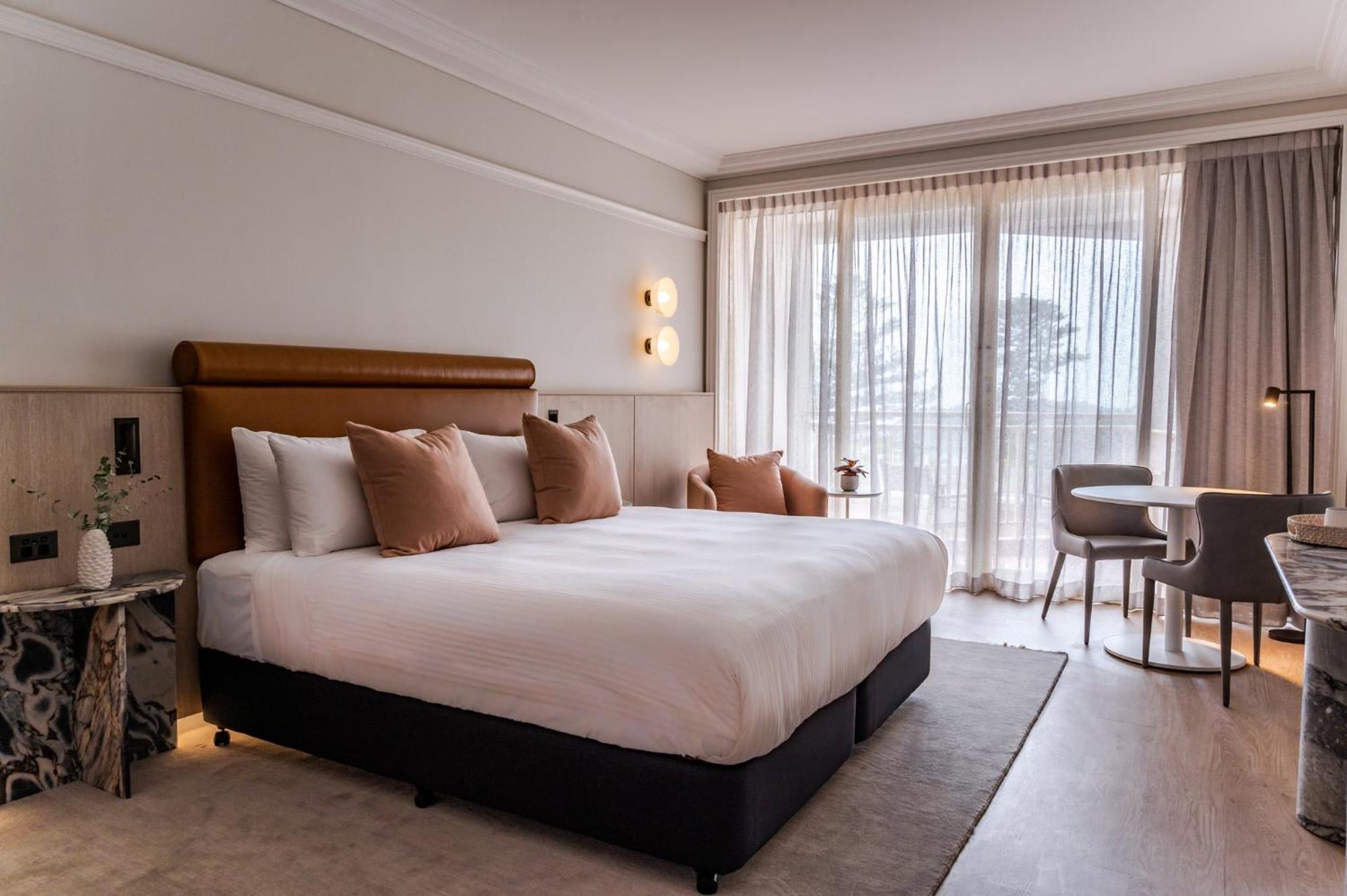 คราวน์ พลาซา เทอริกัล Hotel เทอร์ริกัล ภายนอก รูปภาพ